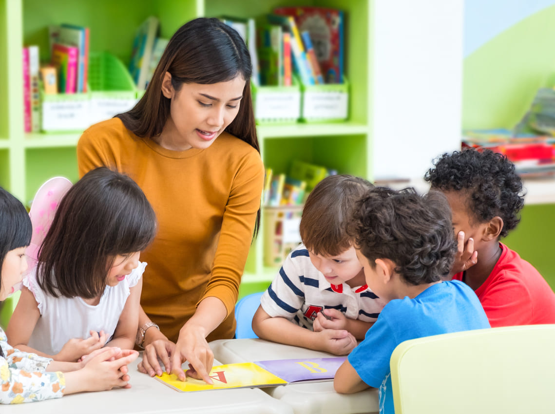 AUXILIAR DE EDUCACIÓN Y TUTORÍA